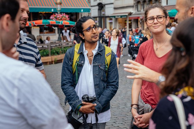 Private City Kickstart Tour: Brussels - The small statue that made Brussels famous