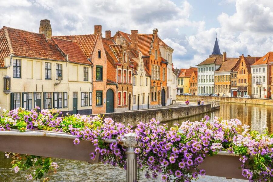 Private Guided Tour of Bruges’ Iconic Sites & Chocolate - Simon Stevinplein and St. Salvator’s Cathedral