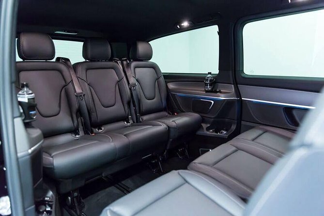 Private transfer from BRU Airport to Bruges with Mercedes V class 7 pax - The drive from Zaventem to Bruges