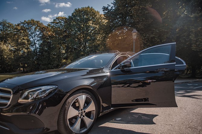 Private transfer from BRU Airport to Brussels city with luxury limousine 3 pax - Key points before you book