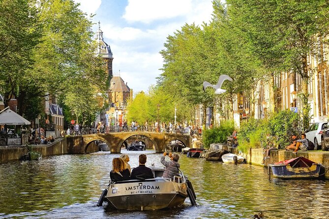 Private transfer from Bruges to Amsterdam, 2h Stop in Utrecht - Leaving Bruges with your luggage handled