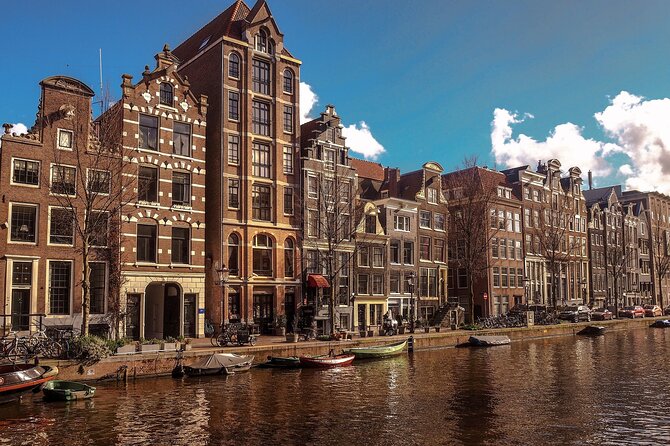 Private transfer from Brussels to Amsterdam, 2h Stop in Utrecht - Comfort, luggage, and the private group setup