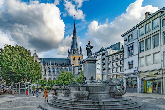 Small Group Liège to Aachen to Maastricht Border Crossing Tour - What the small group changes