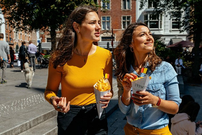 The 10 Tastings of Bruges With Locals: Private Food Tour - Why food is a smart way to meet Bruges