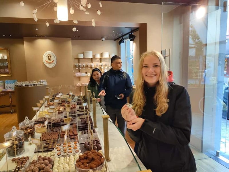 Thé best chocolate in Bruges! Private tour! - Why chocolate works so well in Bruges