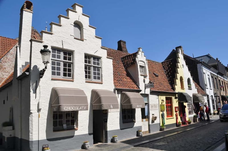 Thé best chocolate in Bruges! Private tour! - Simon Stevinplein and the first serious comparison