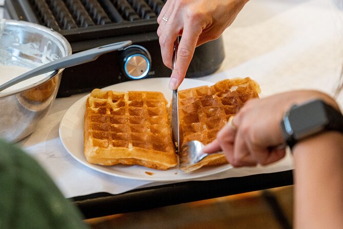 The Waffles 'n Coffee Breakfast in Bruges Centre - How social is the 14-person group?