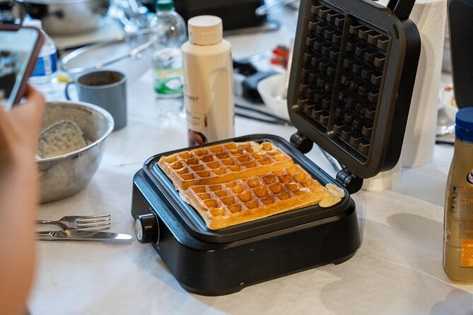 The Waffles 'n Coffee Breakfast in Bruges Centre - Who will enjoy this most?