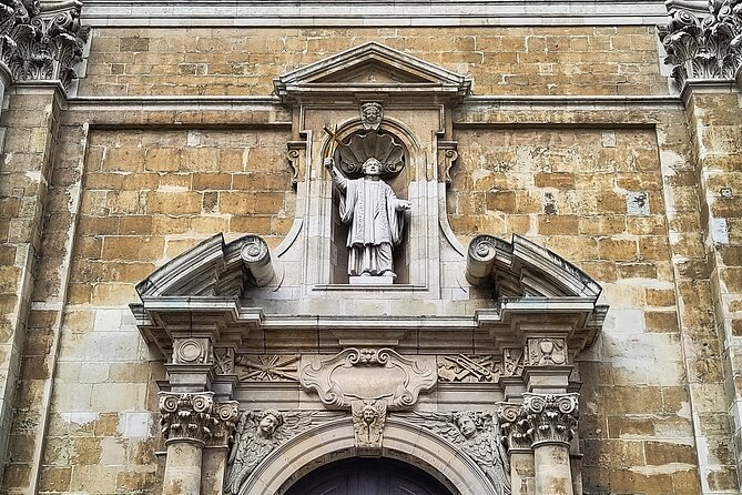 Tour of Historical Bruges knowing The Jerusalem Chapel - Starting at Historium and the old port