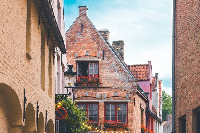Walking tour of Bruges with boat option and/or beer tasting - St. John’s Hospital and Church of Our Lady