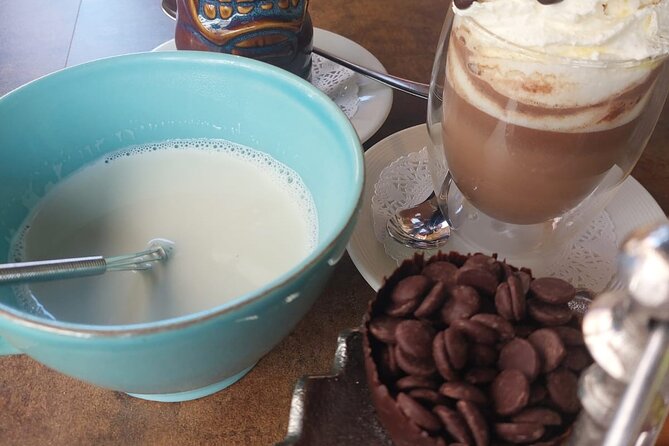 Walking Tour with Hot Chocolate and Chocolate Tasting - Starting at Markt, Bruges’ grand stage