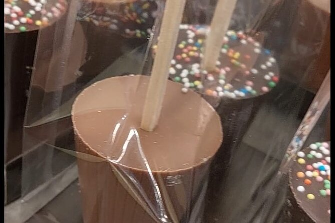 Walking Tour with Hot Chocolate and Chocolate Tasting - Hot chocolate and chocolate-topped waffle cookies