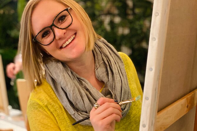 Wine and Painting Workshop Experience in Brussels - How the three-hour painting session works
